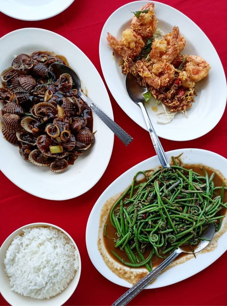 Beach Seafood Restaurant, Kuching – Kimba's Living
